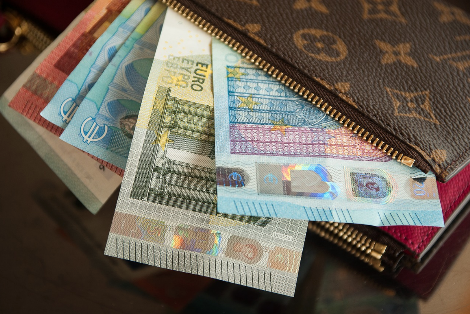 FLASH – Istat: cresce reddito famiglie, ma c’è un abisso tra ricchi e poveri 1